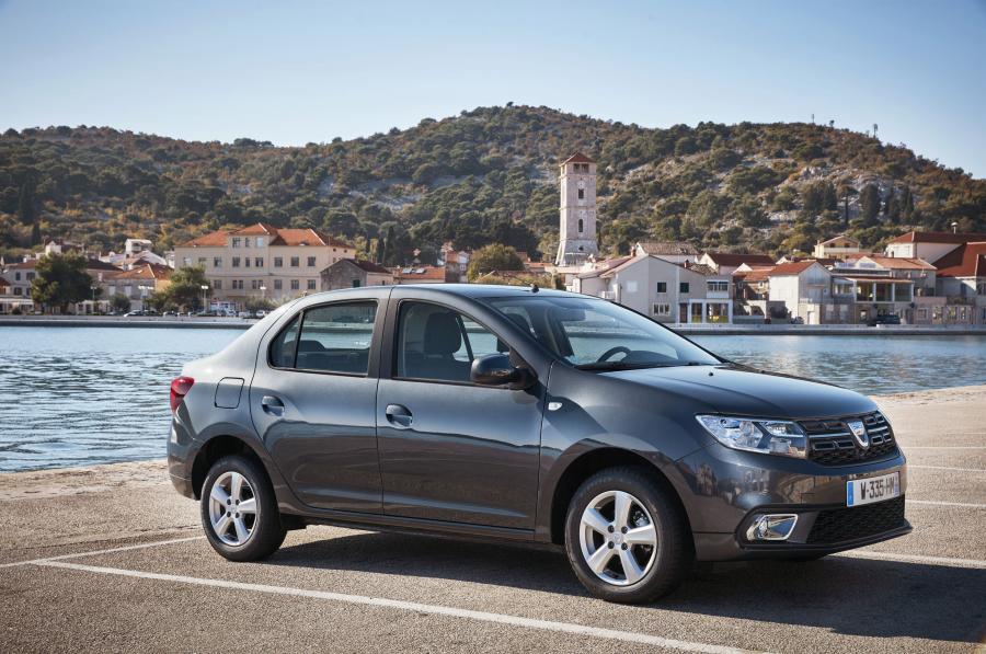  Dacia Logan 2016 года  (фото 2 из 19)